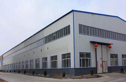 Ouvriers sur un site de production de sel